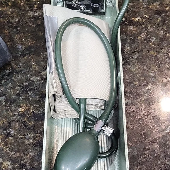 Waitch Blood Pressure Monitor Shygmomanometer - Picture 3 of 13